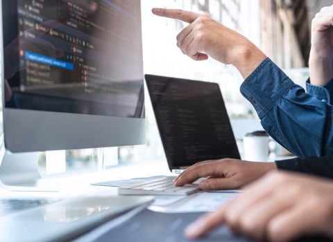 How to Center a Div in CSS: 6 Methods With Code Examples